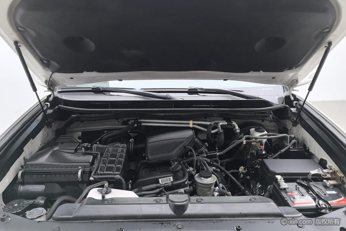 Toyota Land Cruiser Prado 2010 2.7L AT Standard