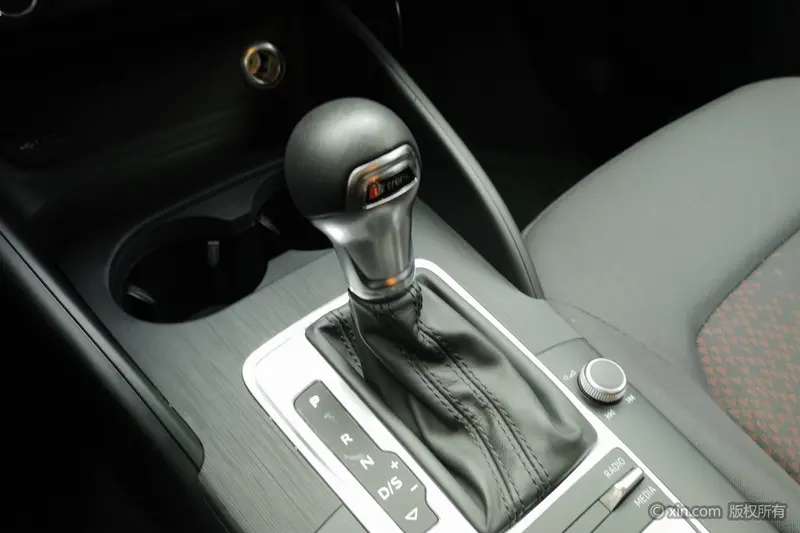 Audi A 3 Sportback 35 TFSI VI — фото 10