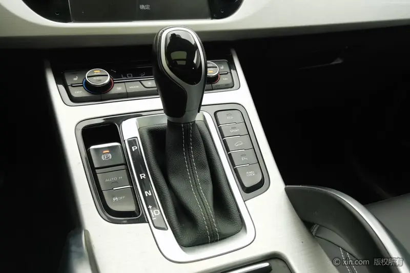 Geely Atlas (Boyue) — фото 10