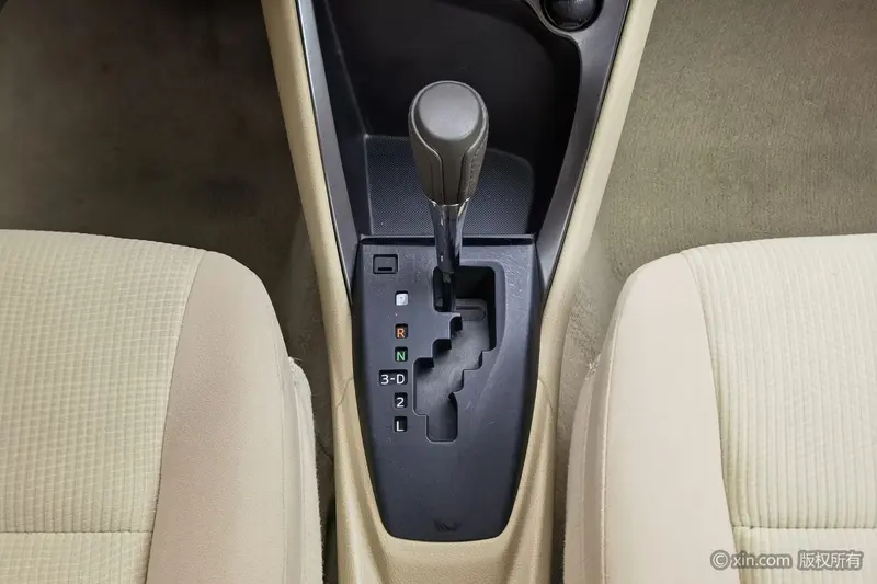 Toyota Yaris L — фото 10