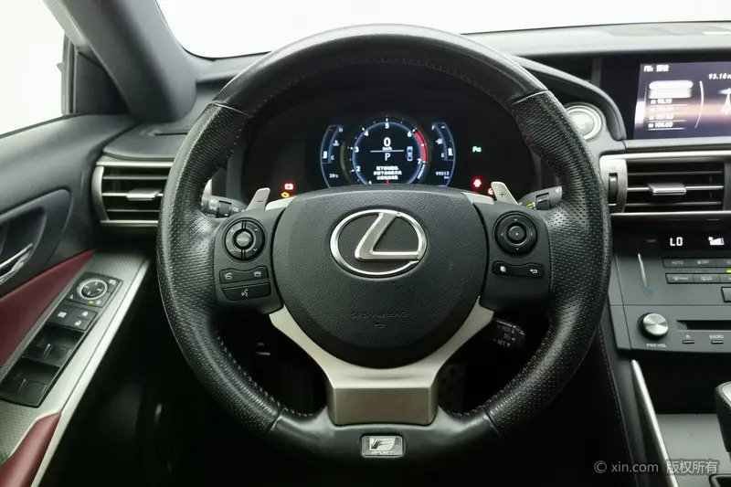 Lexus IS — фото 9
