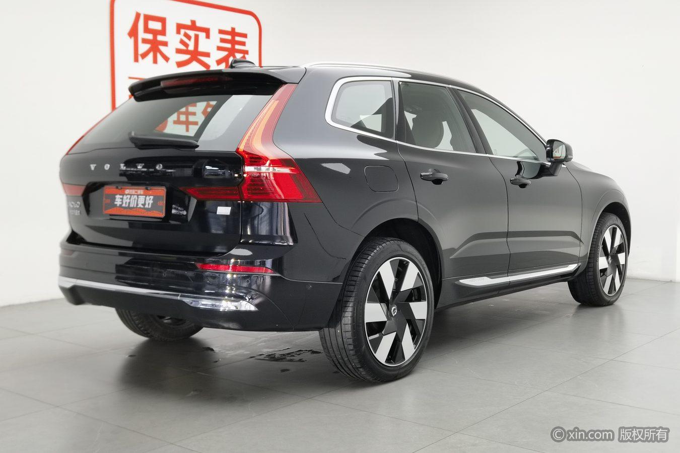 Volvo XC60 PHEV 2024 T8 Luxury