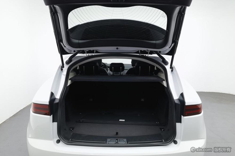 Jaguar E-PACE, фото 24