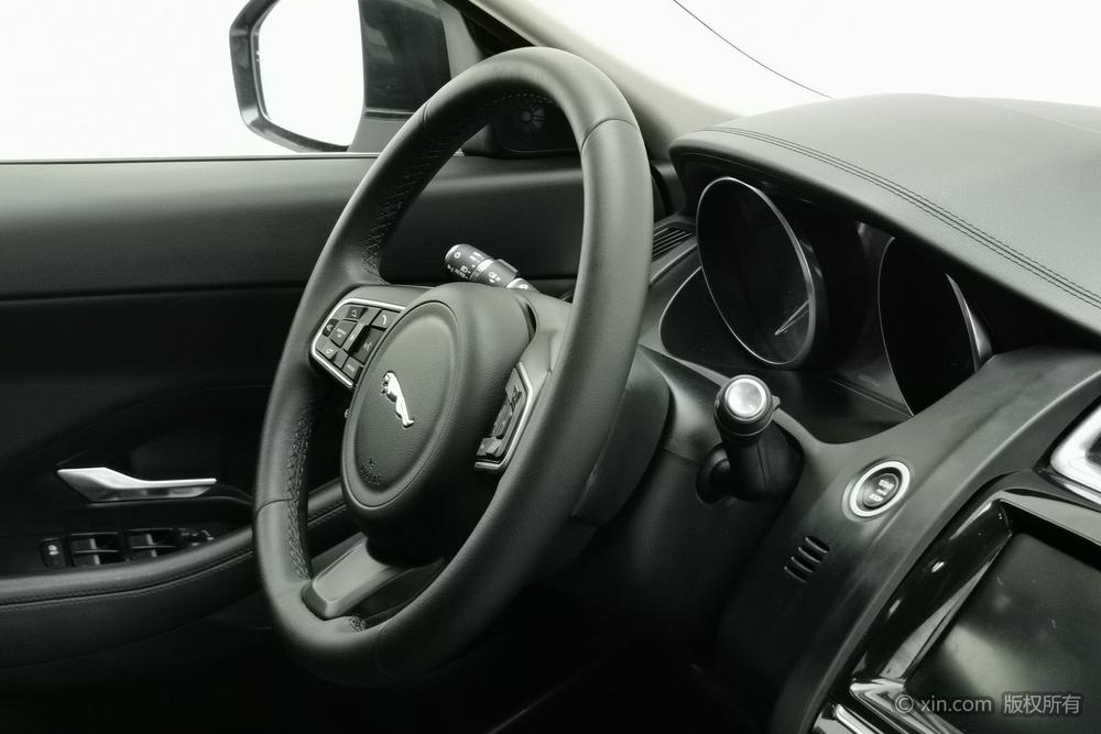 Jaguar E-PACE, фото 9