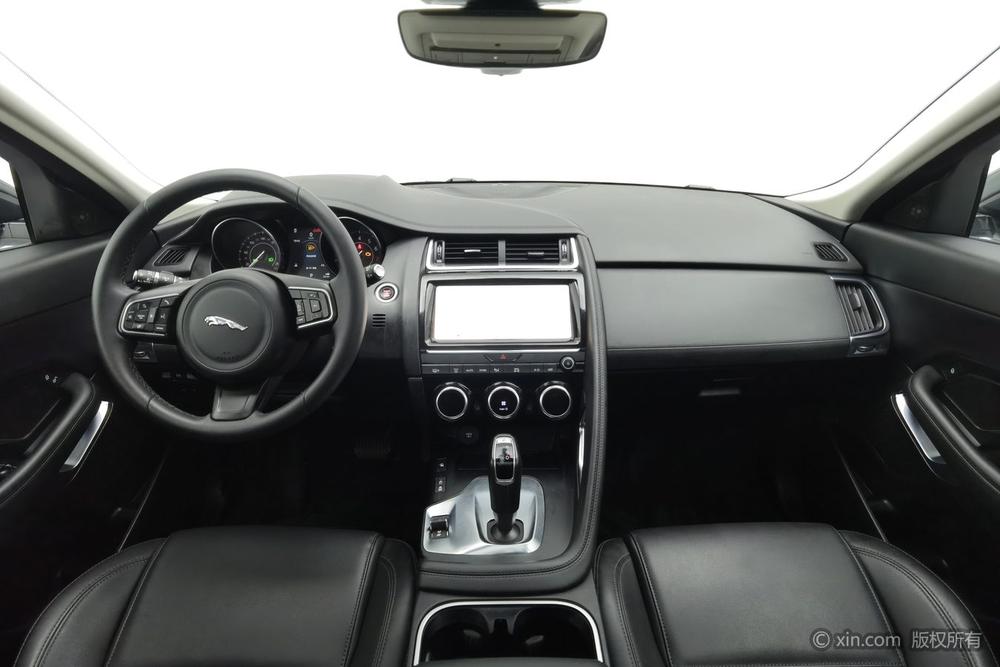 Jaguar E-PACE, фото 13
