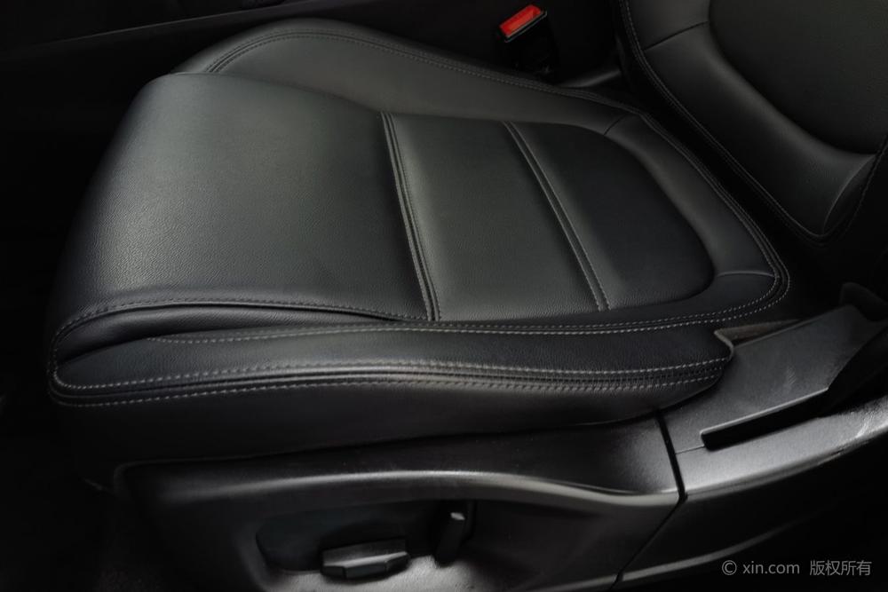 Jaguar E-PACE, фото 19
