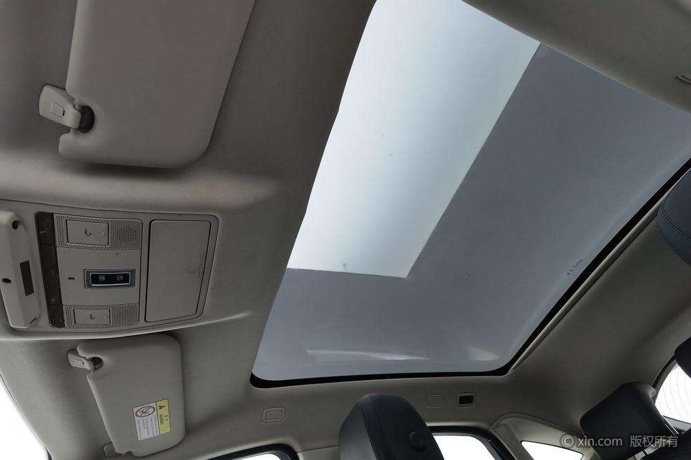 Jaguar E-PACE, фото 21