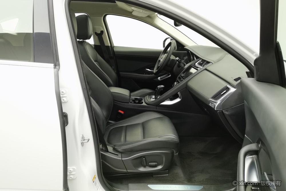 Jaguar E-PACE, фото 11