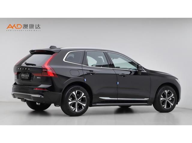 Volvo XC60 2026 B 5 4 WD — фото 4