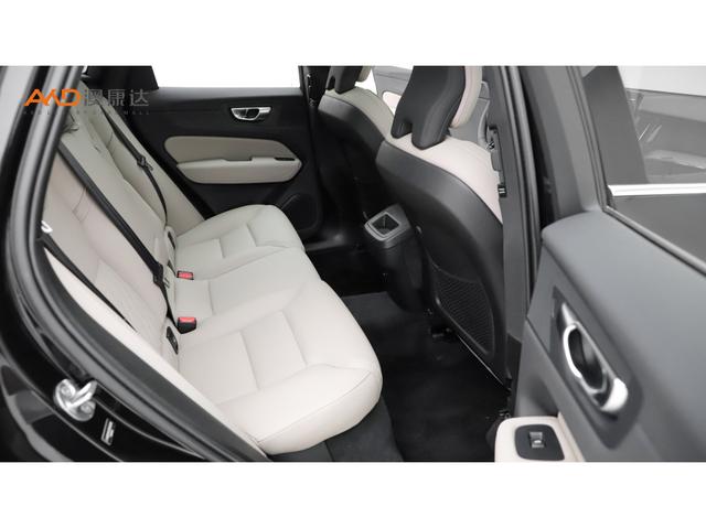 Volvo XC60 2026 B 5 4 WD — фото 10