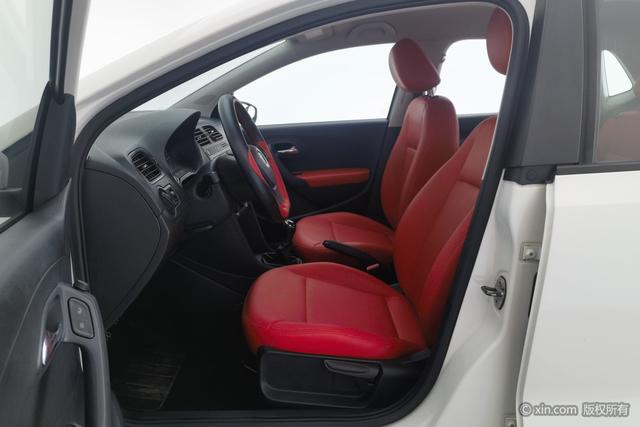 Volkswagen Polo 2018 1.5 L MT — фото 17
