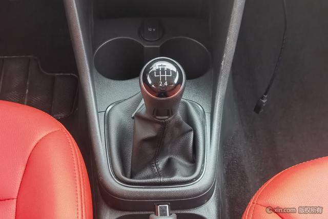 Volkswagen Polo 2018 1.5 L MT — фото 16