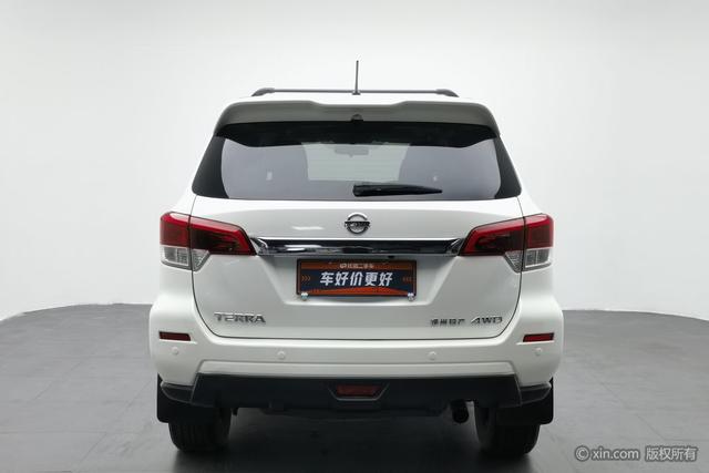 Nissan Terra 2018 2.5 L AT 4 WD — фото 3