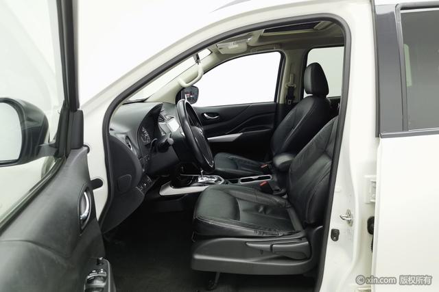 Nissan Terra 2018 2.5 L AT 4 WD — фото 17