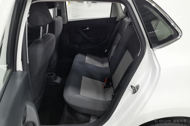 Volkswagen Polo 2018 1.5 L MT — фото 19