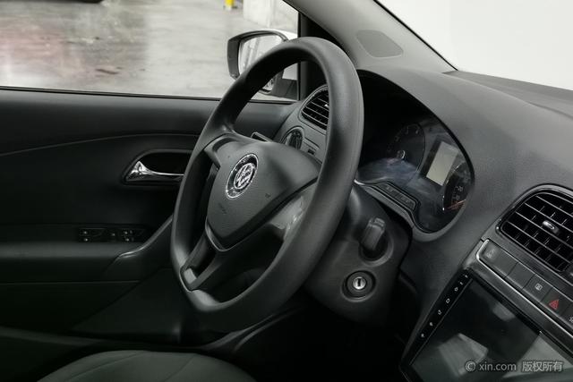 Volkswagen Polo 2018 1.5 L MT — фото 12