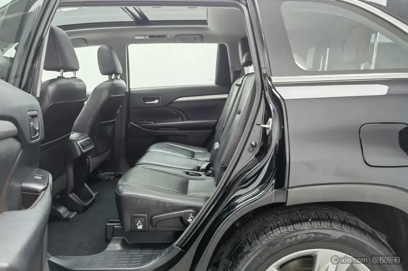 Toyota Highlander — фото 14