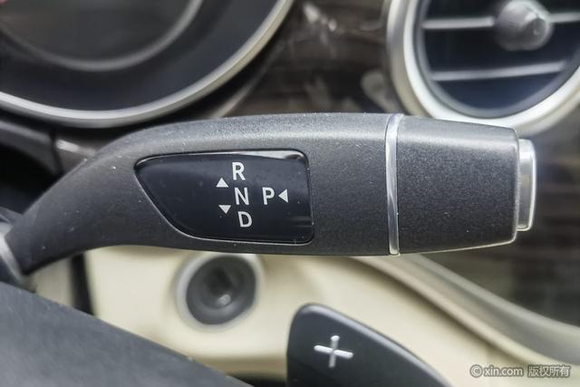Mercedes-Benz V-Class 2018 V 260 VI — фото 15