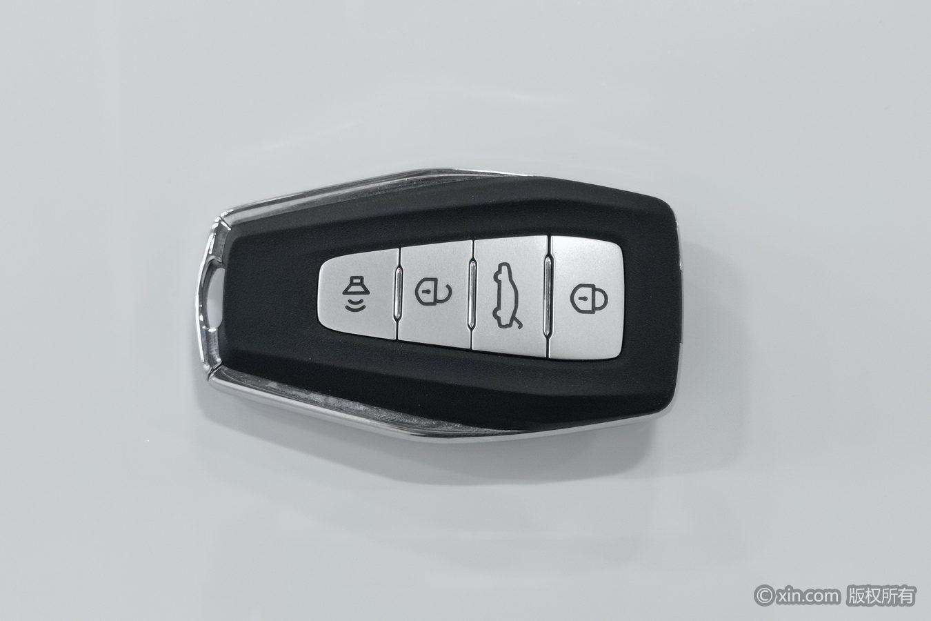 Geely Emgrand 2025 4 1.5L CVT