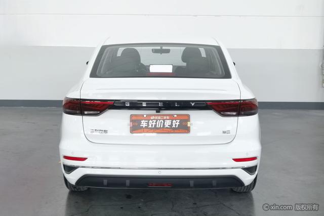 Geely Emgrand 2025 4 1.5 L CVT — фото 3