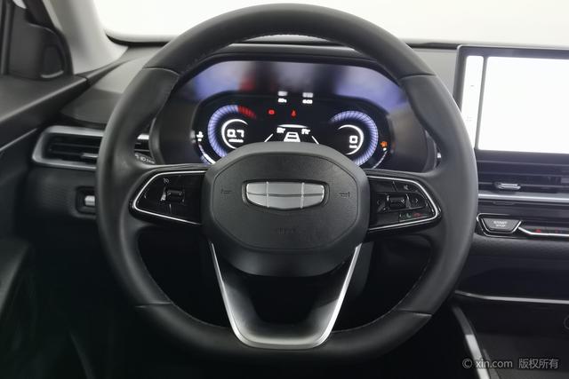 Geely Emgrand 2025 4 1.5 L CVT — фото 14