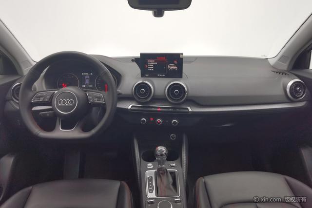 Audi Q2L 2022 35 TFSI — фото 12