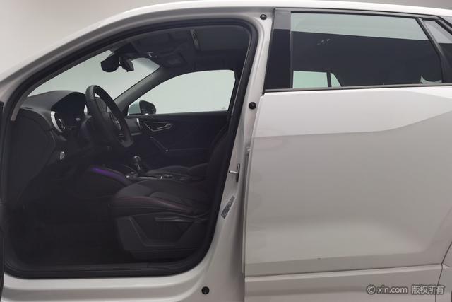 Audi Q2L 2022 35 TFSI — фото 18