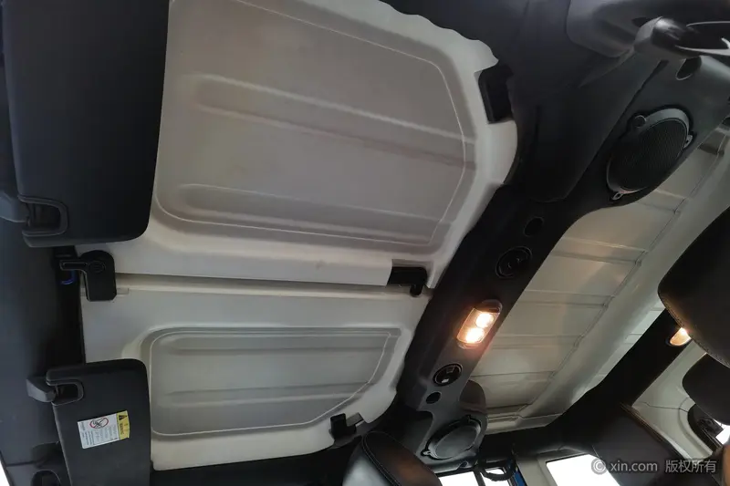 Jeep Wrangler — фото 14
