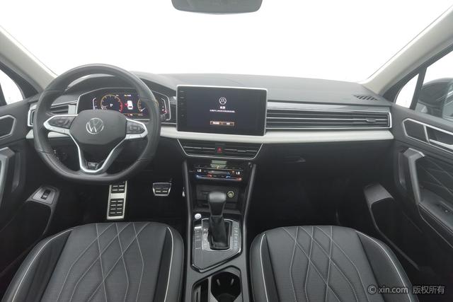 Volkswagen Tiguan L 2024 330 TSI 2 WDR-Line — фото 12