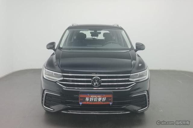 Volkswagen Tiguan L 2024 330 TSI 2 WDR-Line — фото 2