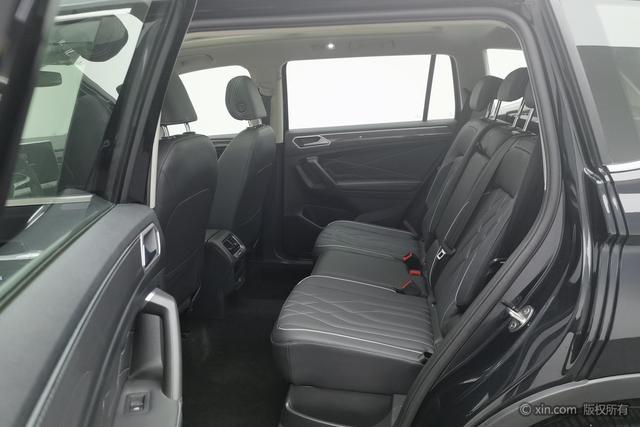 Volkswagen Tiguan L 2024 330 TSI 2 WDR-Line — фото 19
