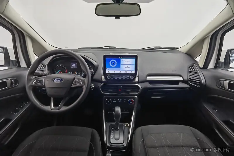 Ford EcoSport — фото 8