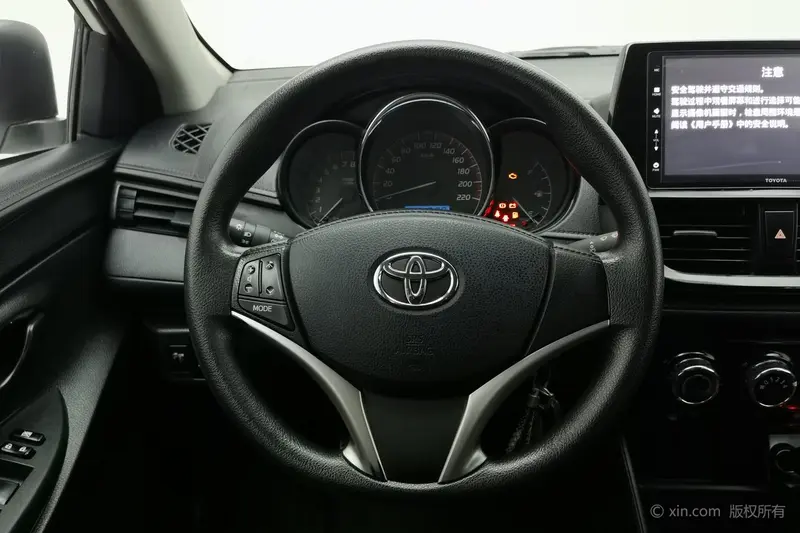 Toyota Vios — фото 9