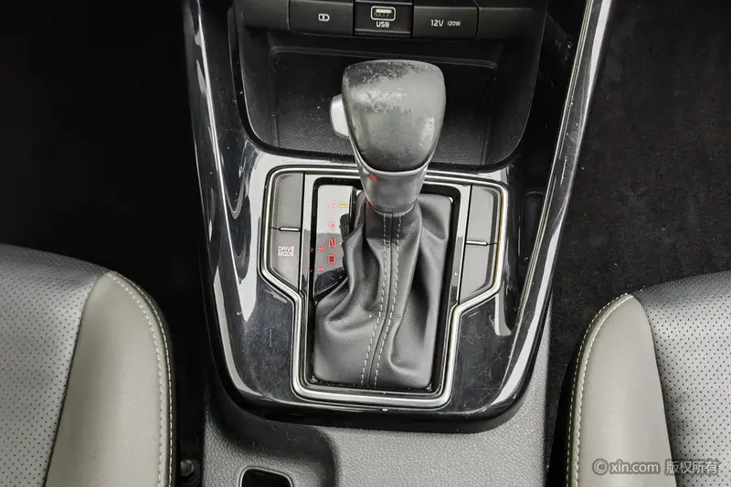 Kia Sportage — фото 10