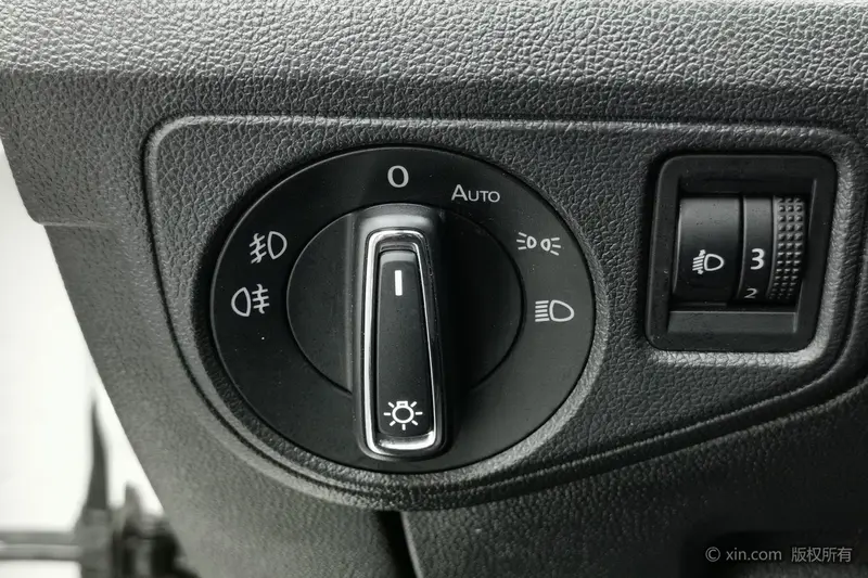 Volkswagen Lamando 280 TSI DSG Comfort — фото 11