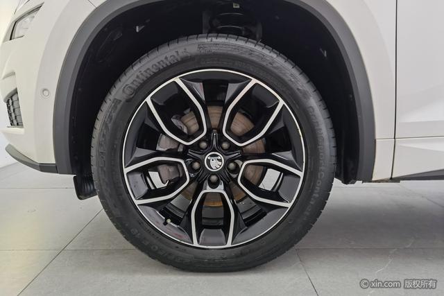 Skoda GT 2019 TSI 330 2 WD VI — фото 9