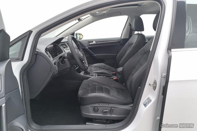Volkswagen Golf 2020 280 TSI DSGLuxury — фото 18