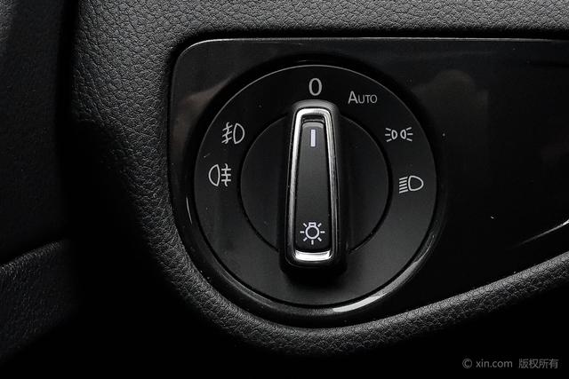 Volkswagen Golf 2020 280 TSI DSGLuxury — фото 17