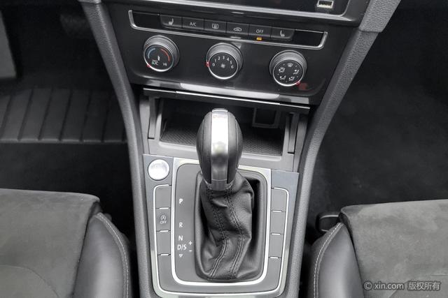 Volkswagen Golf 2020 280 TSI DSGLuxury — фото 16