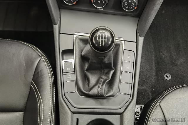 Volkswagen Lamando 2019 230 TSI MT V — фото 15