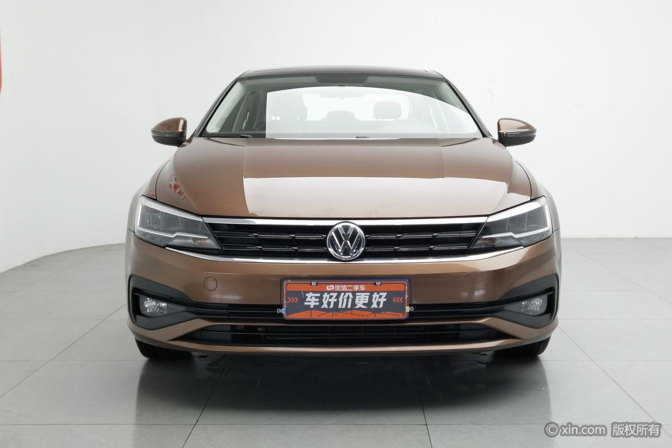 Volkswagen Lamando 2019 230TSI MT V