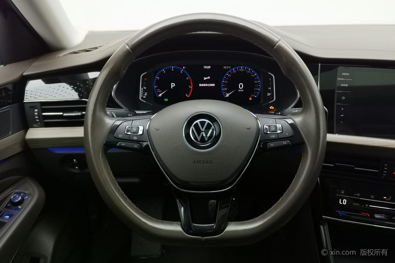 Volkswagen Passat id 4510853 из Китая 24