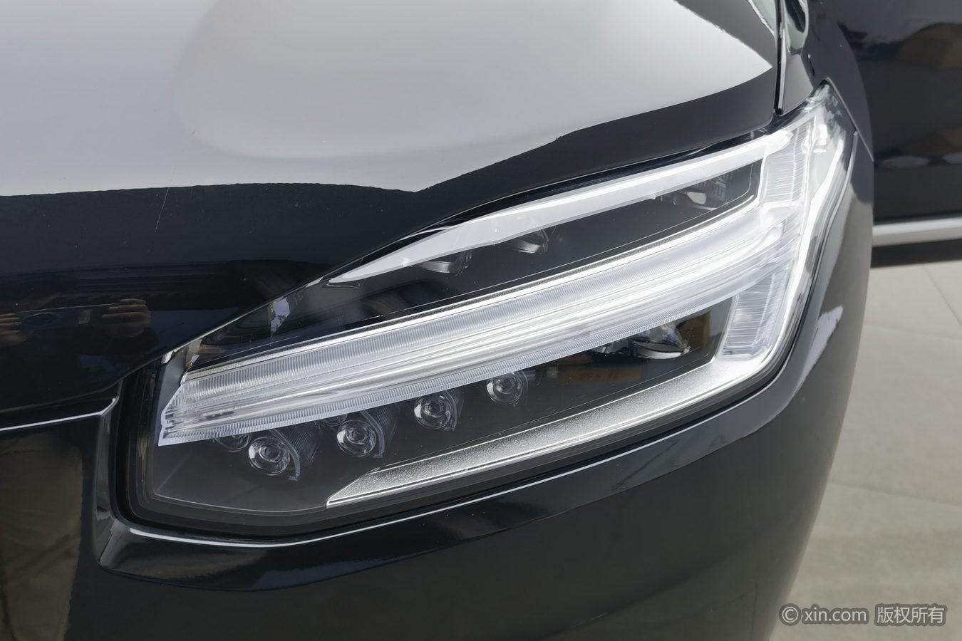 Volvo XC90 2023 B6 Luxury 7 мест