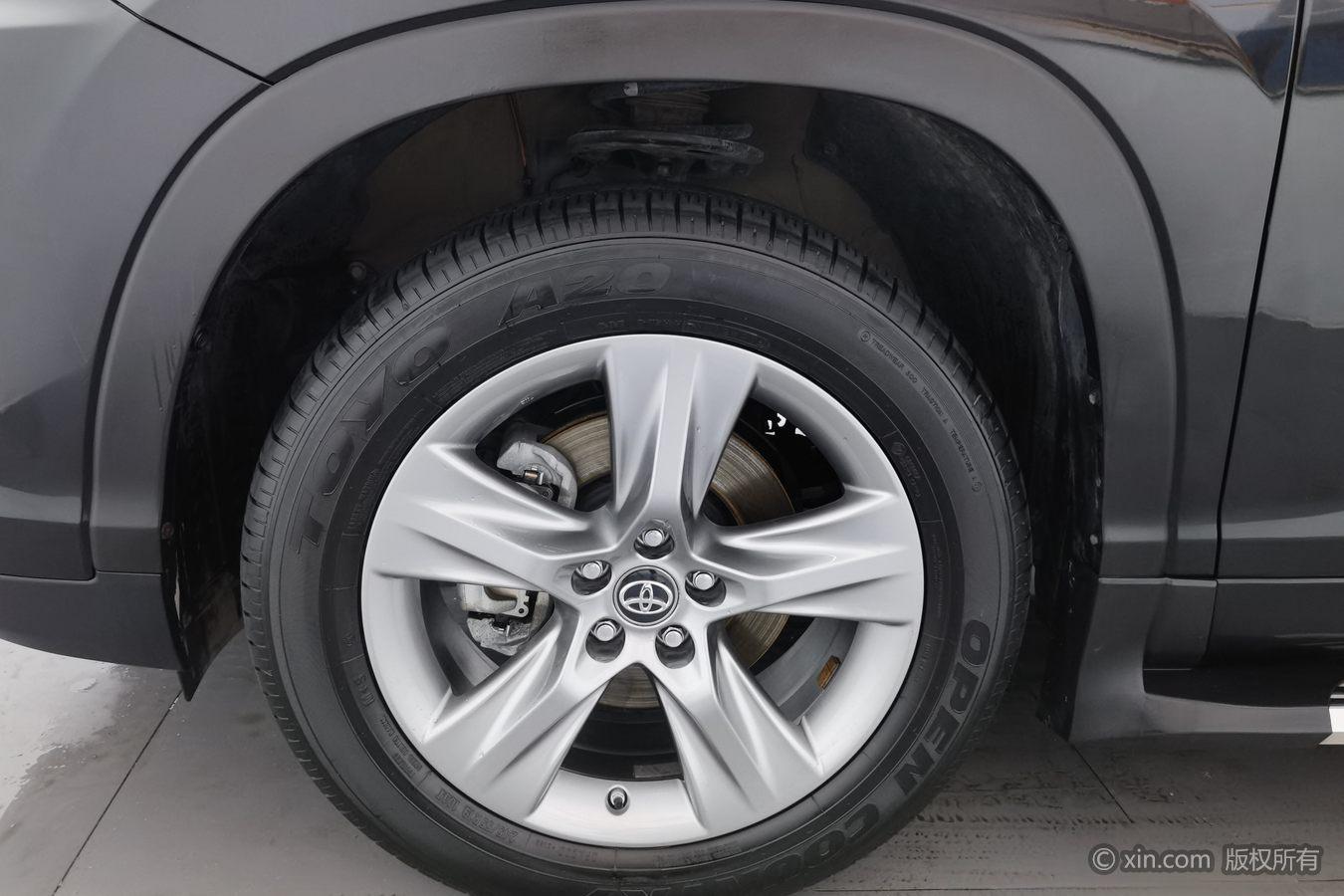 Toyota Highlander 2021 2.0T Luxury 7 мест