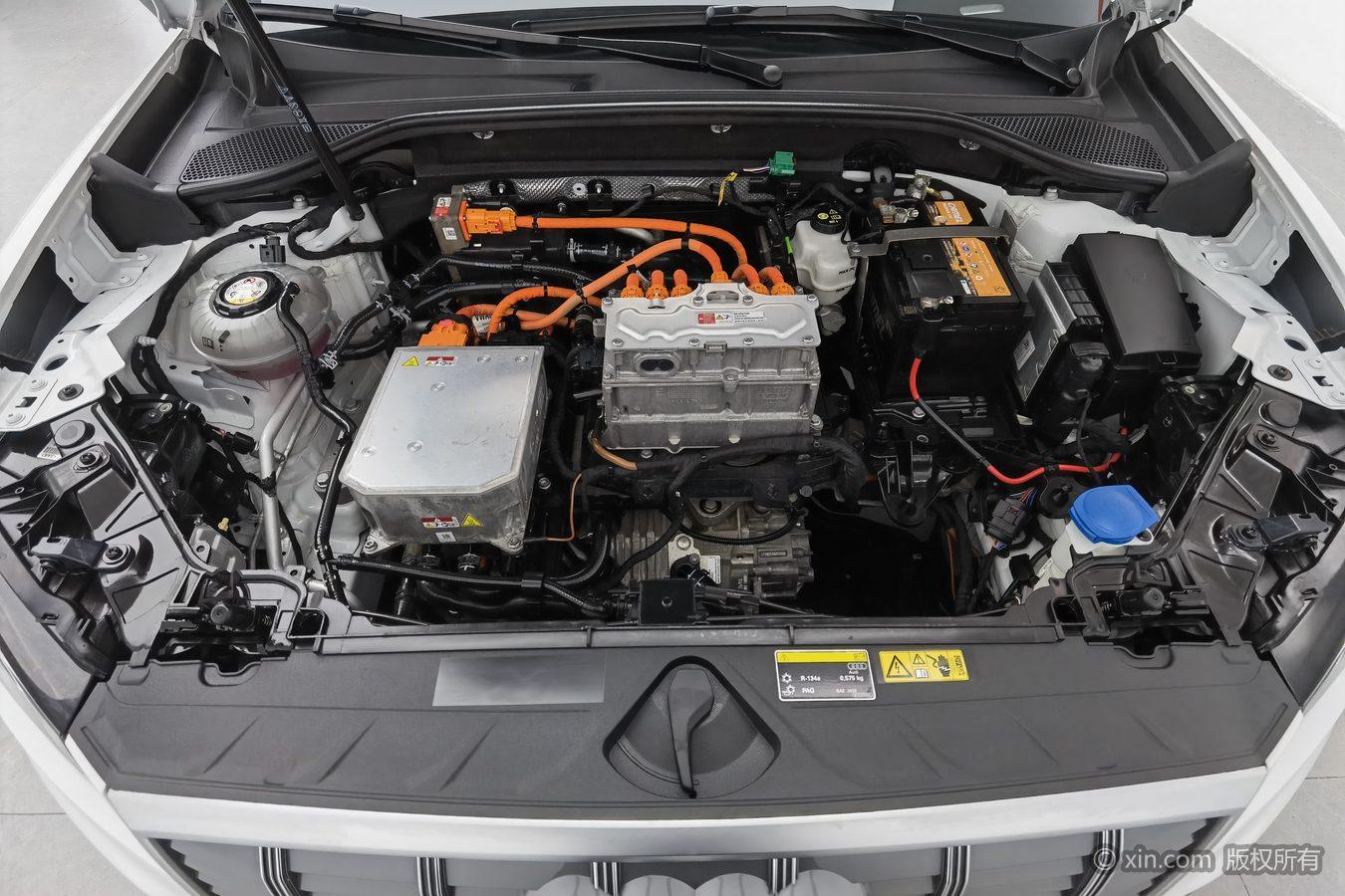 Audi Q2L e-tron 2019 Smart