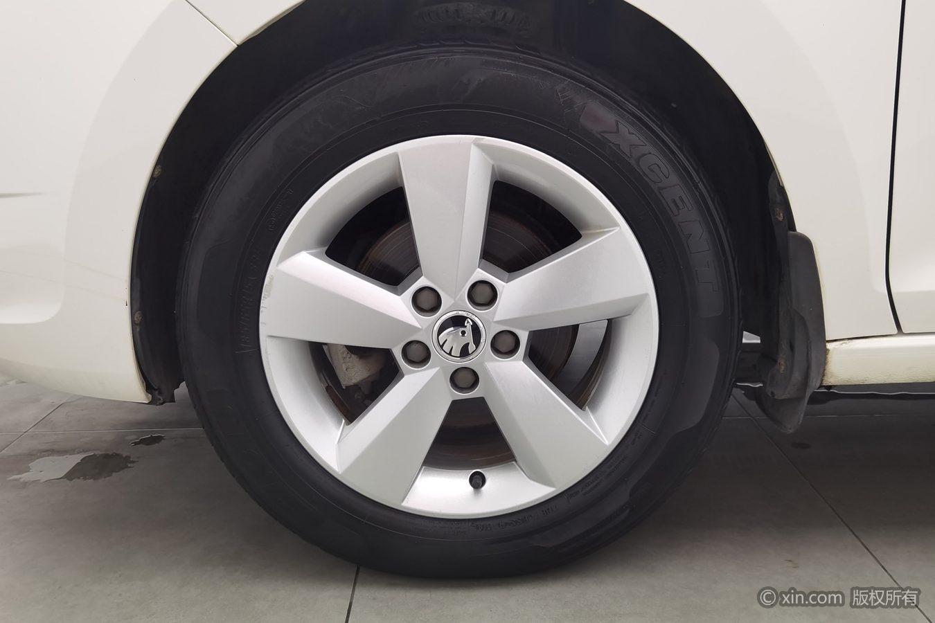 Skoda Rapid 2013 1.6L MT