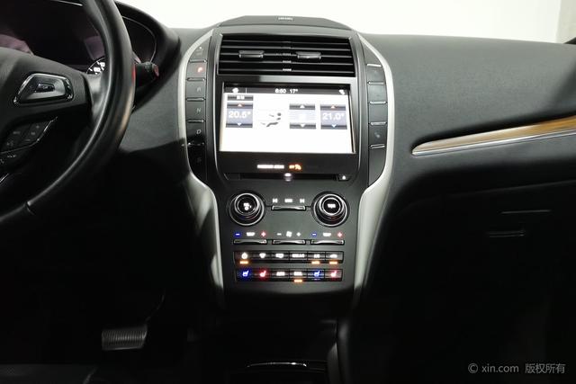 Lincoln MKC 2019 2.0 T 4 WD VI — фото 10