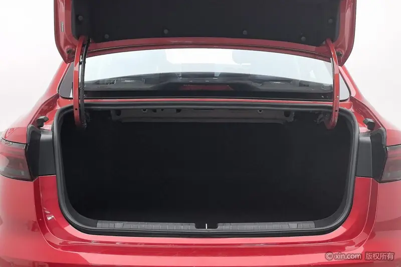 Geely Emgrand 4 1.5L CVT флагман — фото 18