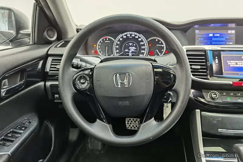 Honda Accord — фото 9