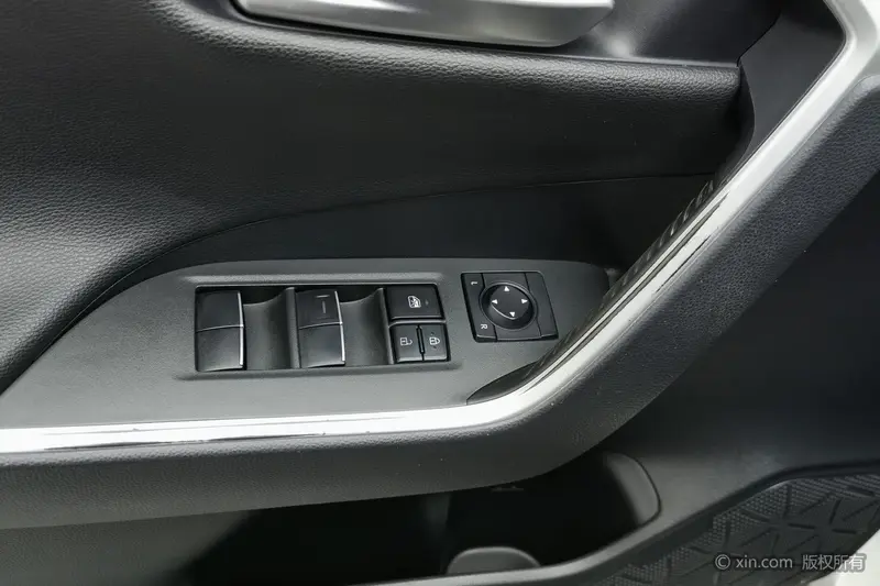 Toyota Wildlander — фото 17